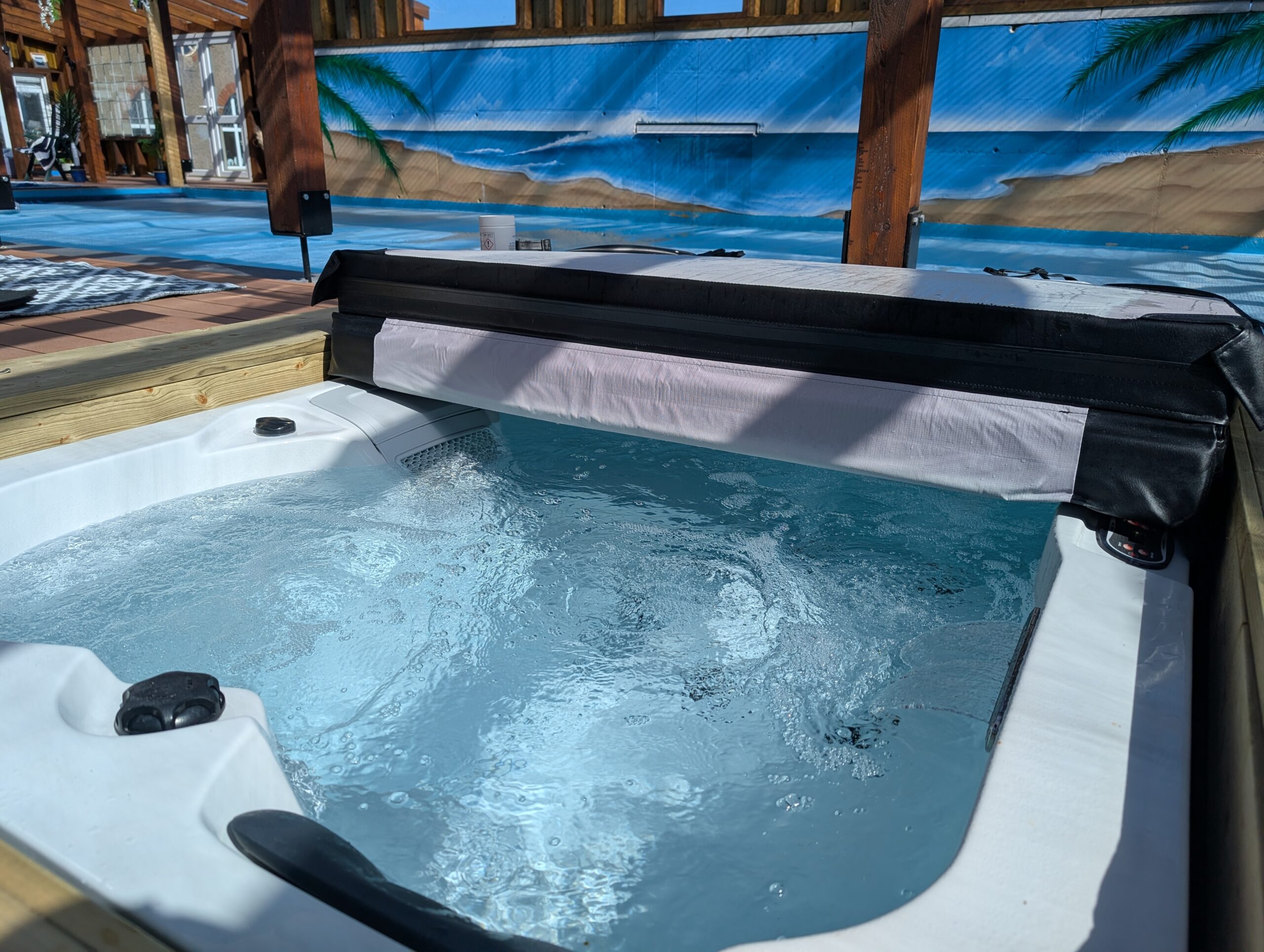 Hot tub at Parinama Retreat